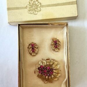 Vintage Coro Gold Purple and Pink Floral Brooch Set